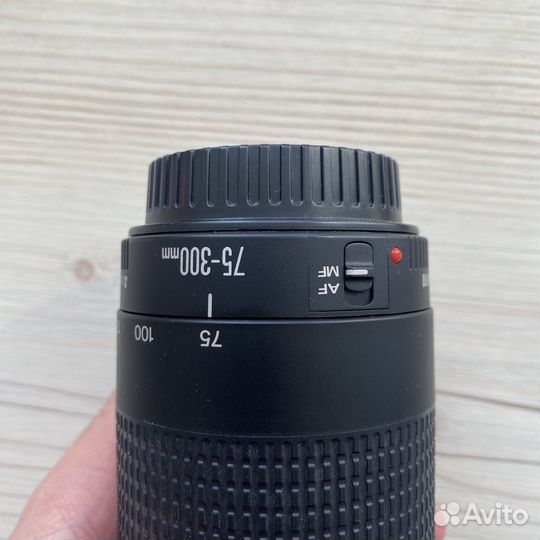 Объектив Canon EF 75-300mm III