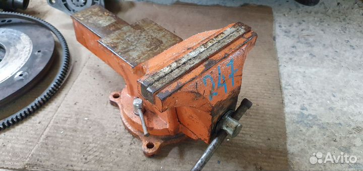 Тиски слесарные 200 мм