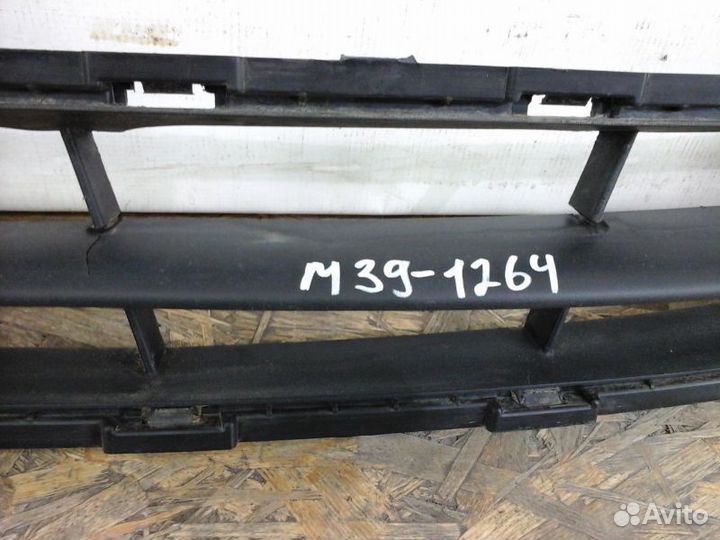 Решетка переднего бампера Hyundai Solaris 1 Restail