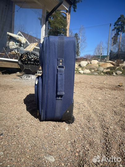 Чемодан на колесах