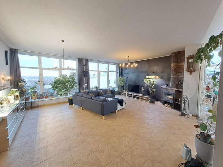 Коттедж 323 м² на участке 7,3 сот.