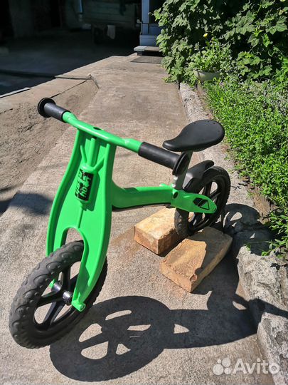 Продам беговел