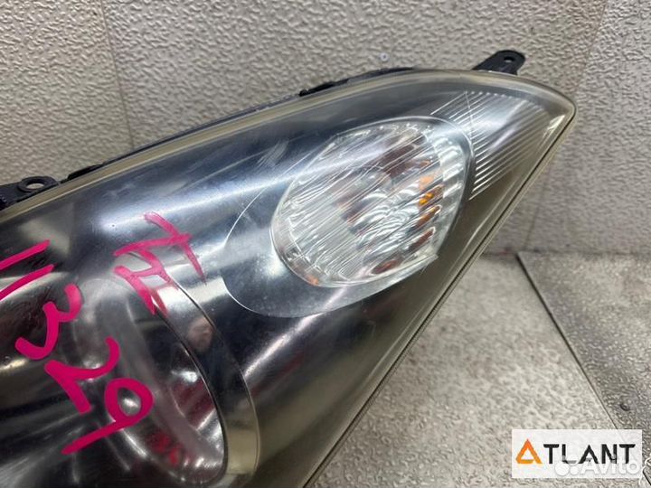 Фара передняя левая toyota wish