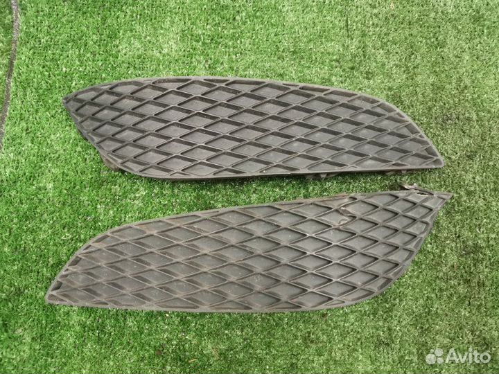 Заглушка бампера передняя Opel Astra H универсал