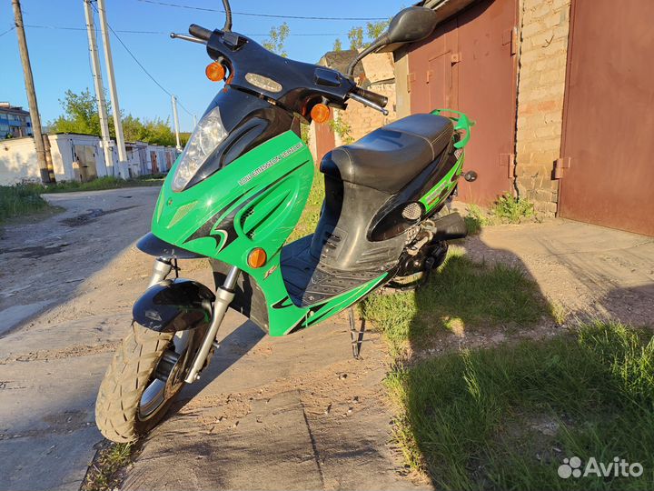 Скутер Racer Sagita