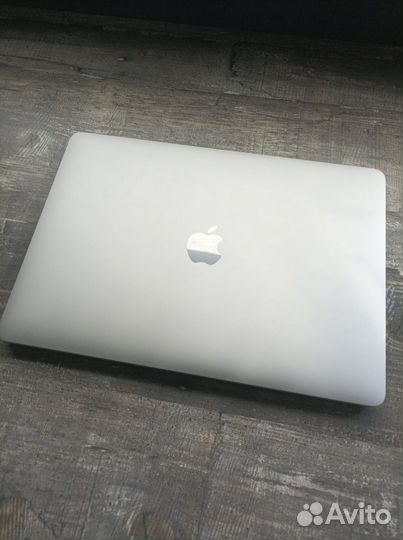 MacBook Air (M1, 2020) модель A2337