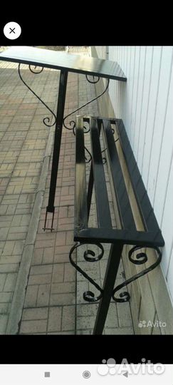 Лавочку столик на кладбище