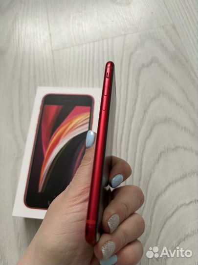iPhone SE (2020), 64 ГБ