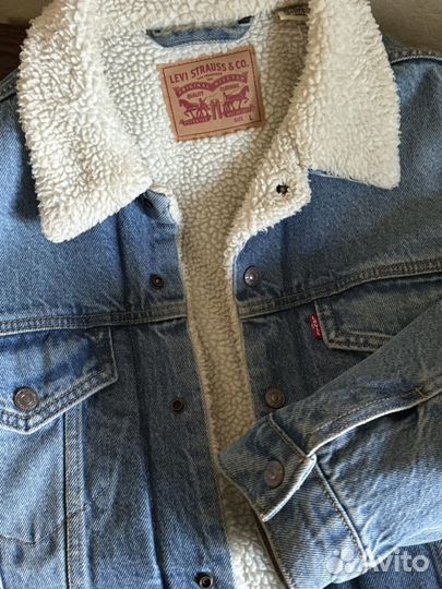 Джинсовая куртка женская levis