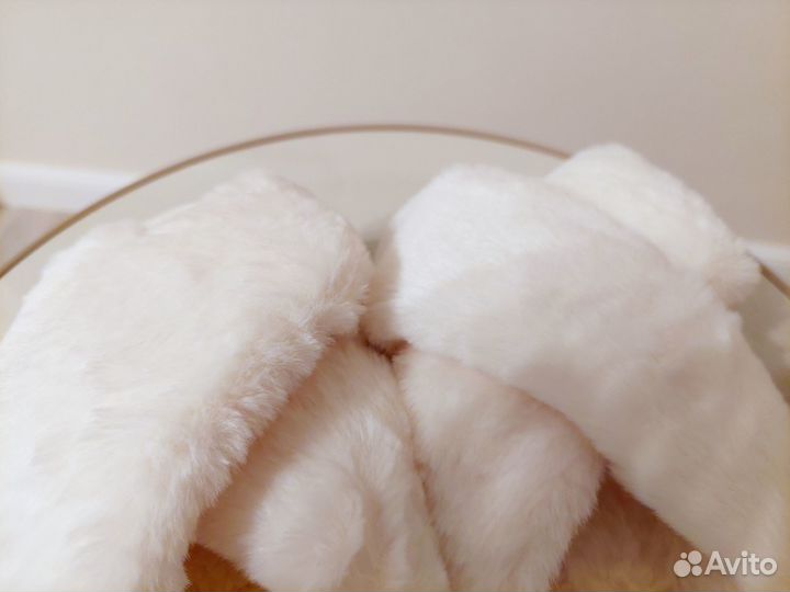 Тапочки женские пушистые белые 39