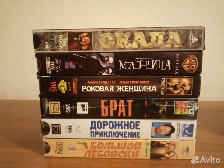 Коллекция фильмов на VHS есть лицензионные