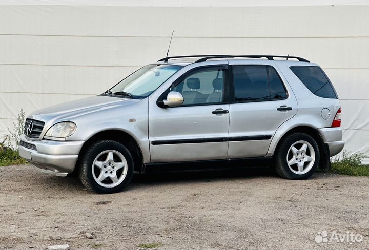 Mercedes-Benz M-класс 2.3 МТ, 1998, 335 345 км