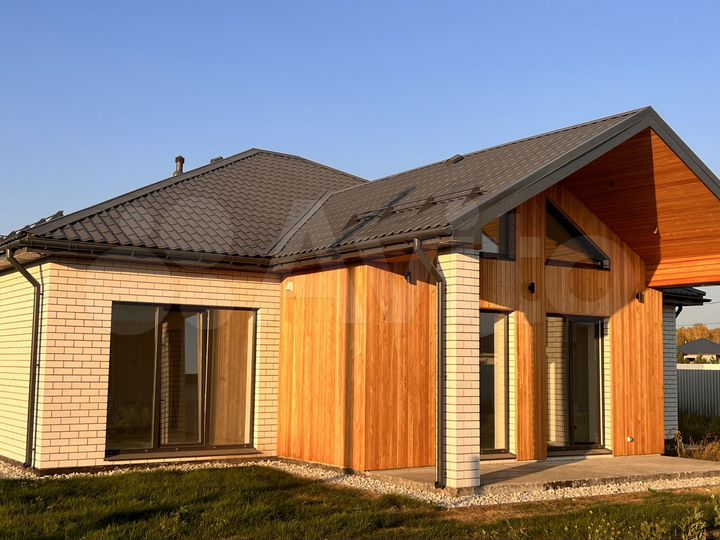 Коттедж 170 м² на участке 7 сот.