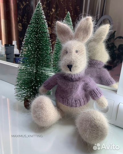 Вязаная игрушка Зайка ручной работы (пух норки)