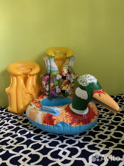 Жилет надувной и круг для плавания пакетом