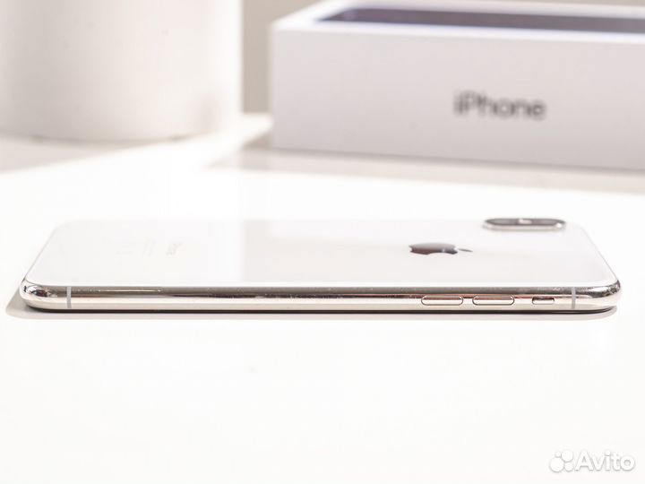 iPhone Xs, 64 ГБ