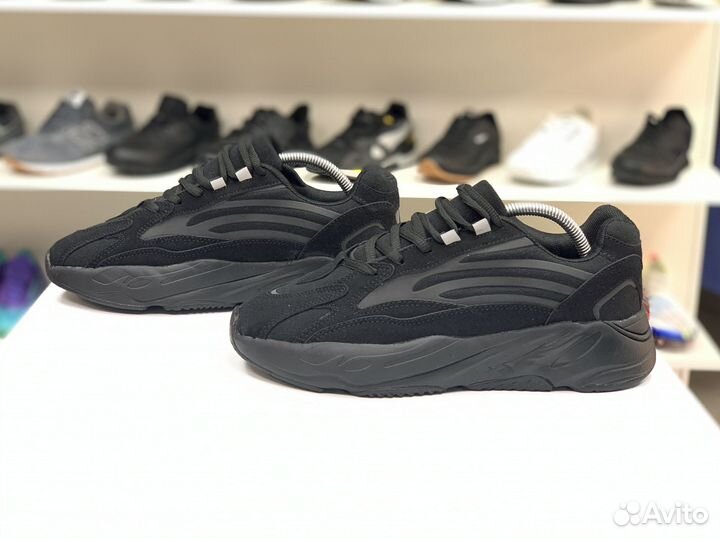 Кроссовки Adidas yeezy 700