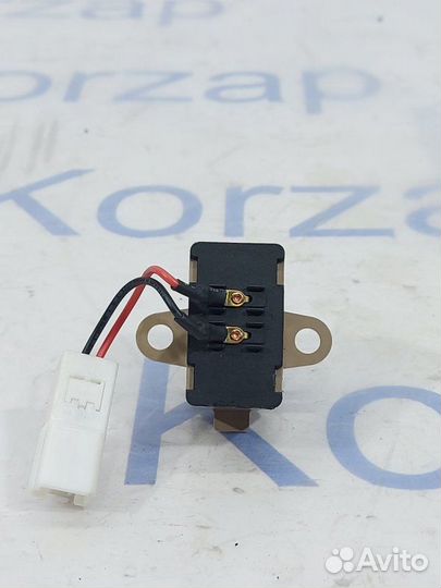 Кнопка открывания лючка бензобака Kia Mohave HM