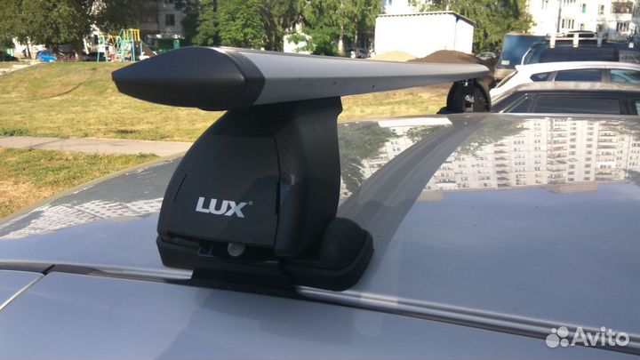 Багажник на гладкую крышу Kia Rio
