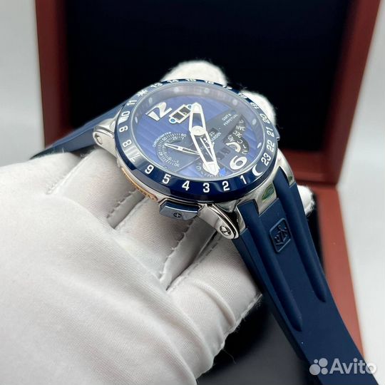 Часы Ulysse Nardin El Toro GMT Blue