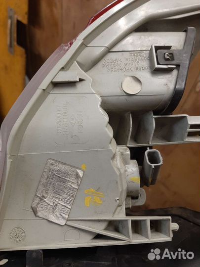 Задняя правая фара на Renault Laguna 3 2008 год