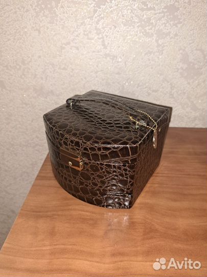 Шкатулка для украшений