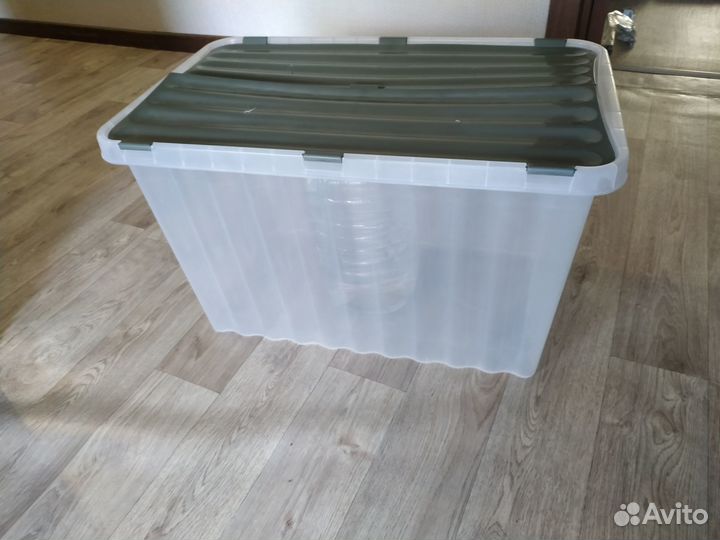 Ящик пластиковый с крышкой