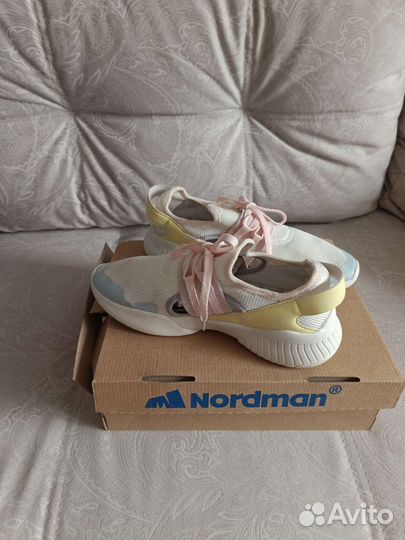 Кроссовки Demix женские 40 размер