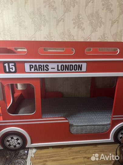 Двухярусная кровать