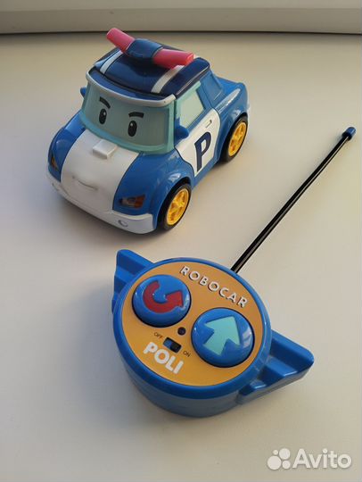 Робокар поли на пульте