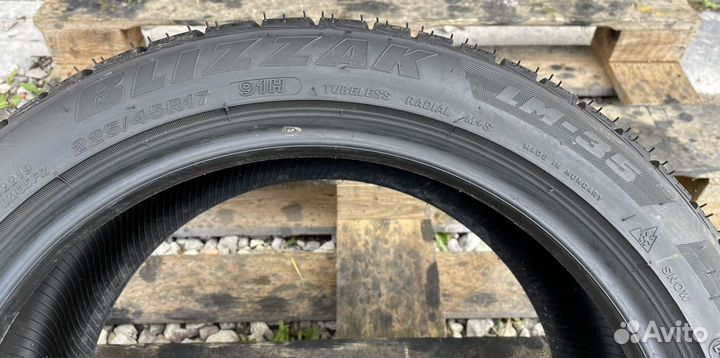 Bridgestone Blizzak LM-35 225/45 R17