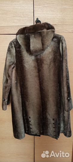 Шуба мутоновая с капюшоном