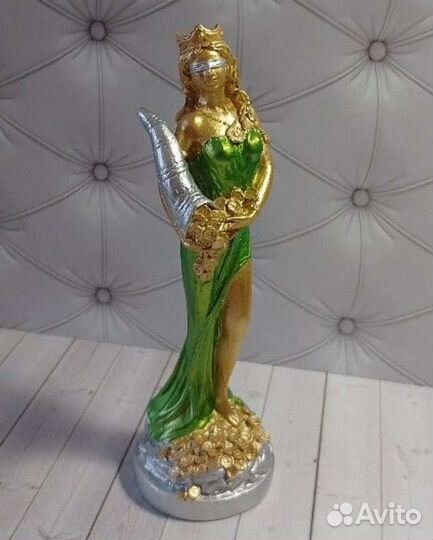 Статуэтка богиня Фортуна