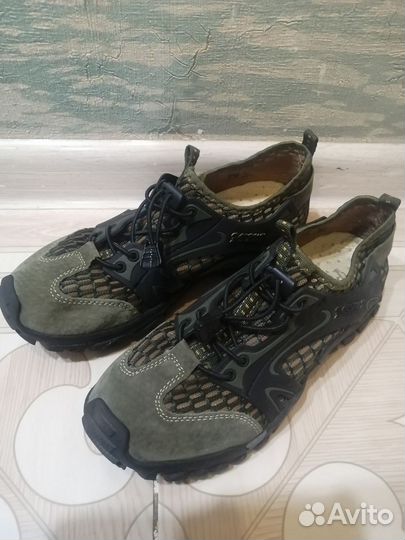 Кроссовки летние