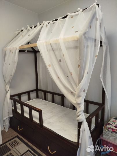 Детская кровать домик