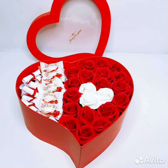 Подарок девушке на день рождения 8 март