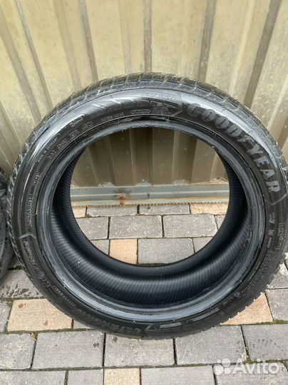 Goodyear UltraGrip 8 Performance 245/45 R18 100V