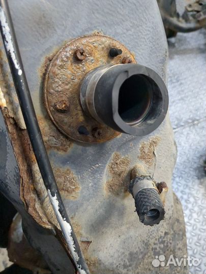 Бак топливный Toyota Avensis 1, 2000