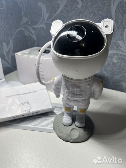 Ночник проектор космонавт