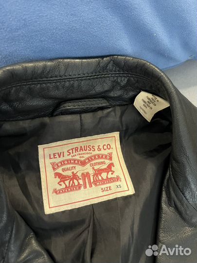 Кожаная куртка levis