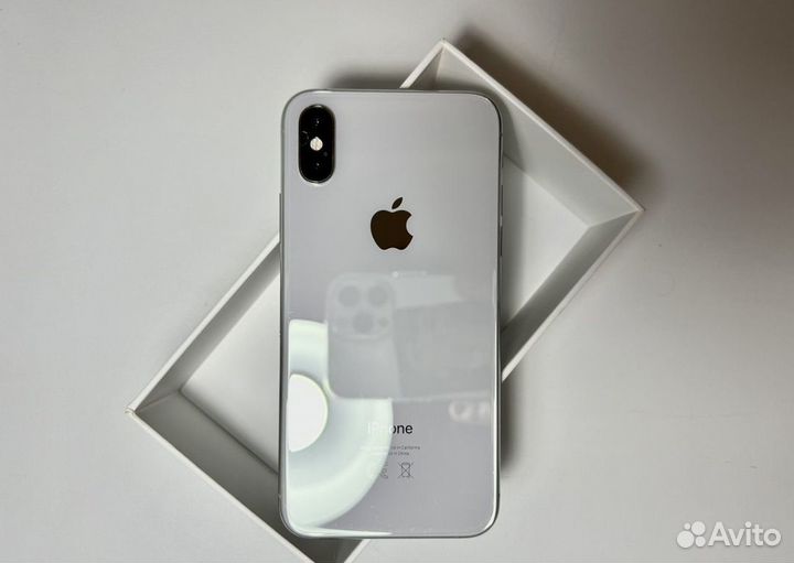 iPhone Xs, 64 ГБ