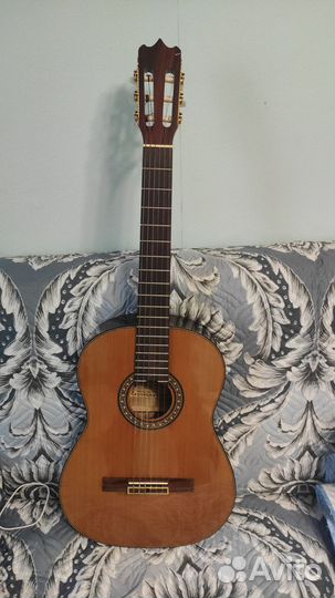 Классическая гитара бу со звукоснимателем
