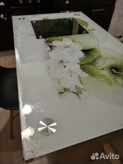 Кухонный стол