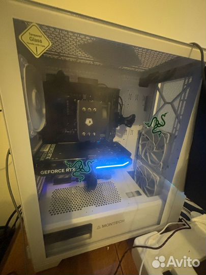 Мощный игровой компьютер с монитором