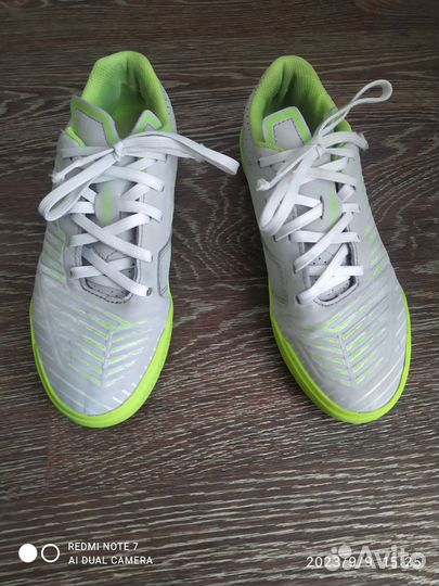 Футзалки Декатлон