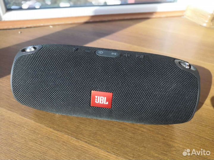 Колонка JBL Xtreme первая версия оригинал, зарядка