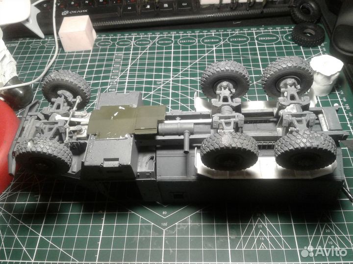 Урал Тайфун-У 1:35 масштаб до 825 деталей