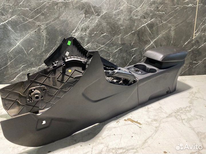 Консоль центральная Ford Focus pnda 2014