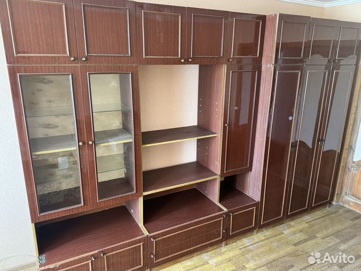 Стенка в гостиную