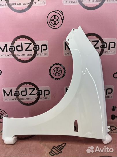 Крыло переднее левое белое Hyundai Solaris 2011-17